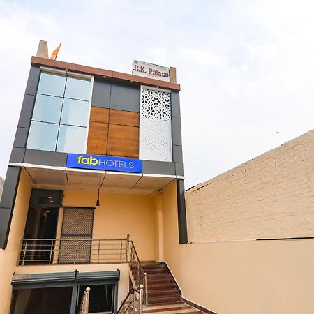 Fabhotel Rk Palace Ayodhya Exterior photo
