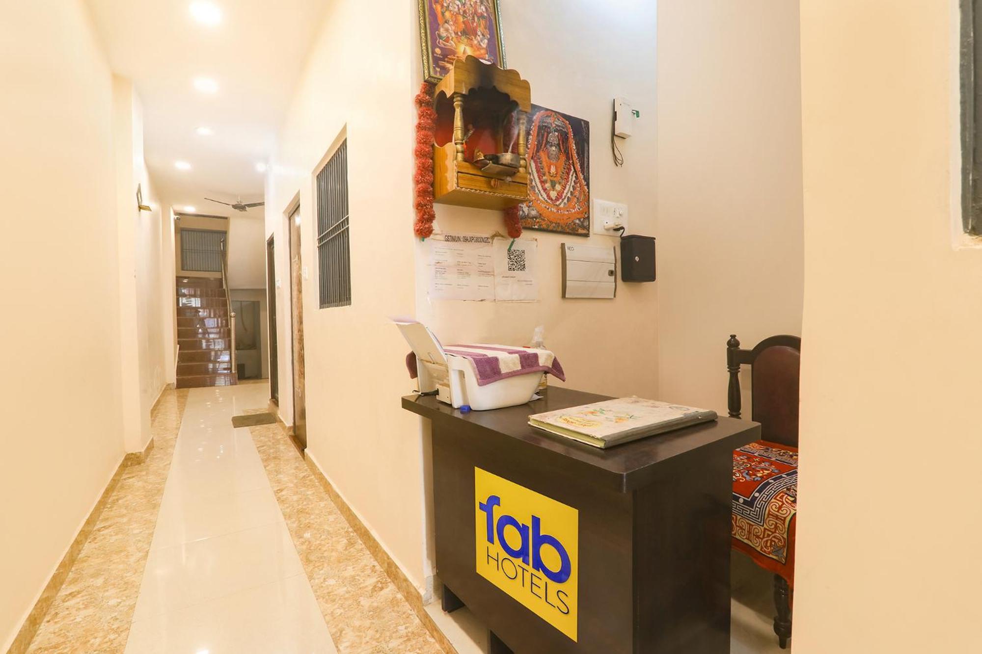 Fabhotel Rk Palace Ayodhya Exterior photo