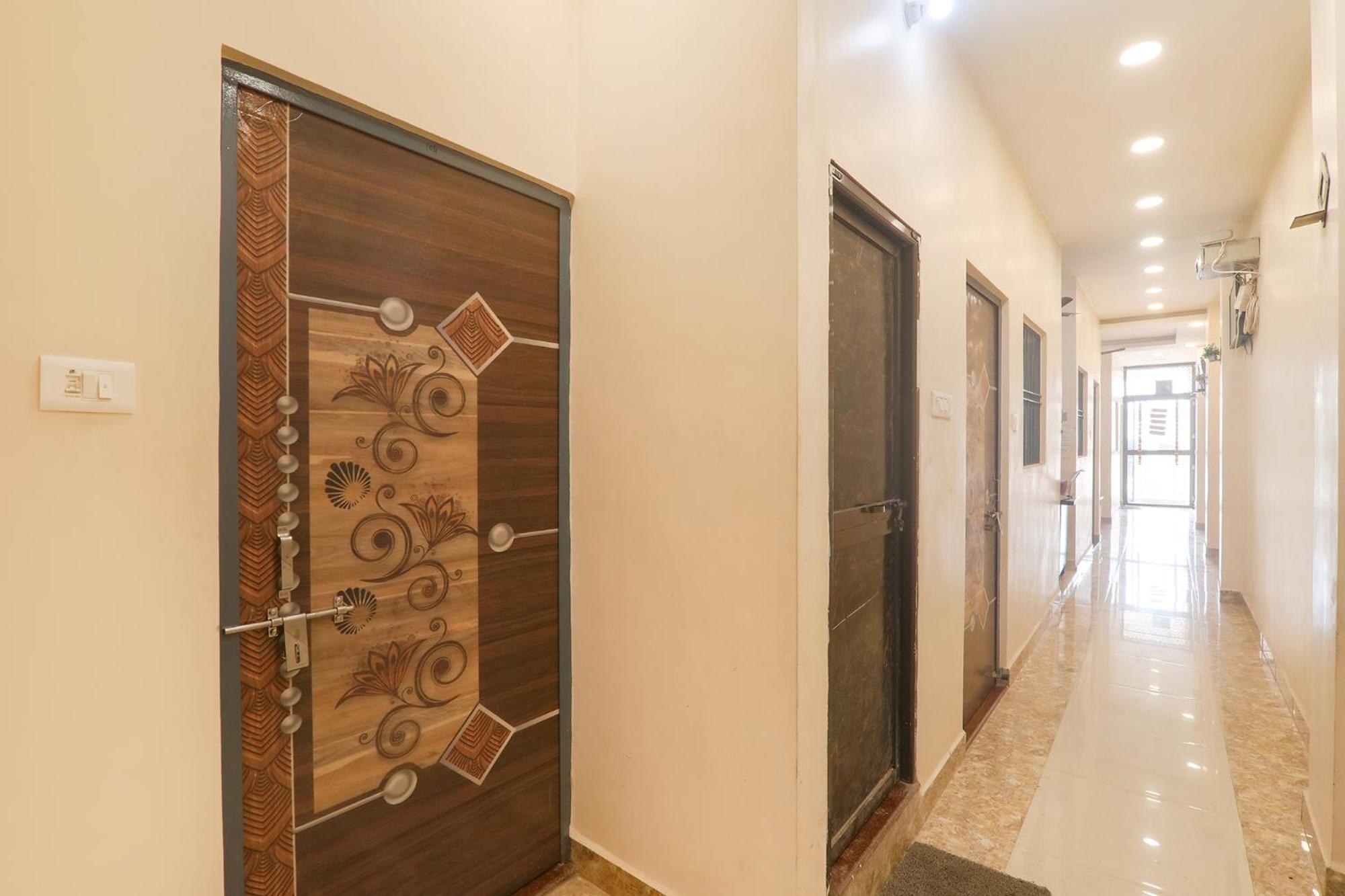 Fabhotel Rk Palace Ayodhya Exterior photo