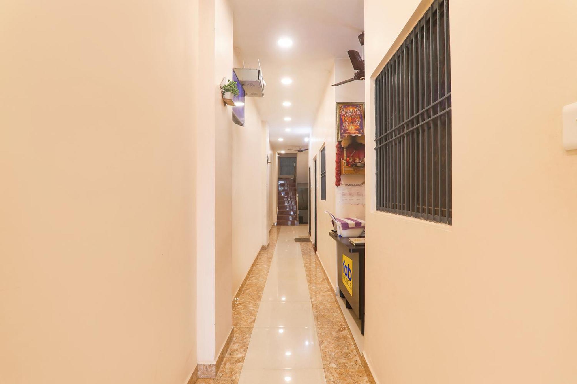 Fabhotel Rk Palace Ayodhya Exterior photo