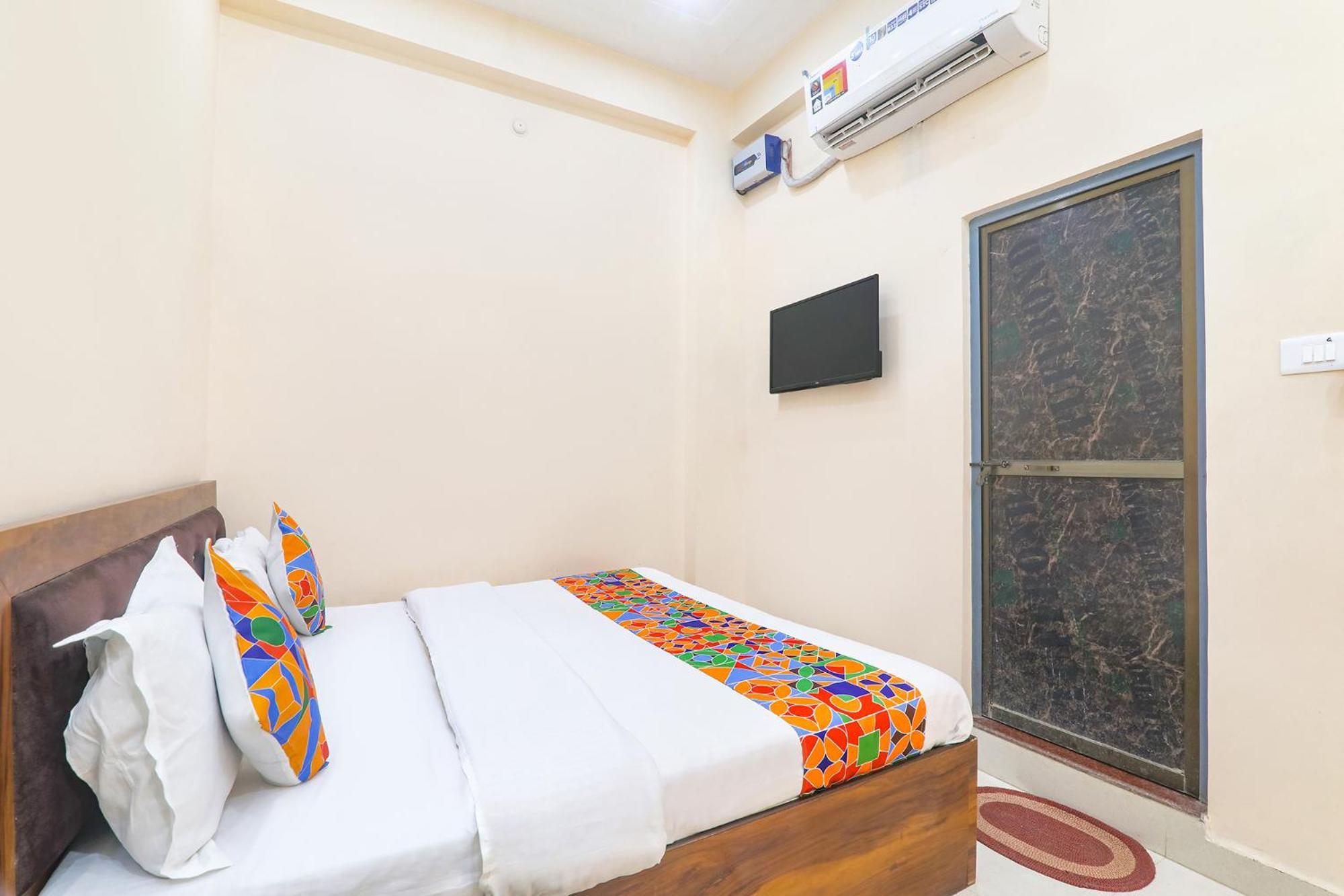 Fabhotel Rk Palace Ayodhya Exterior photo
