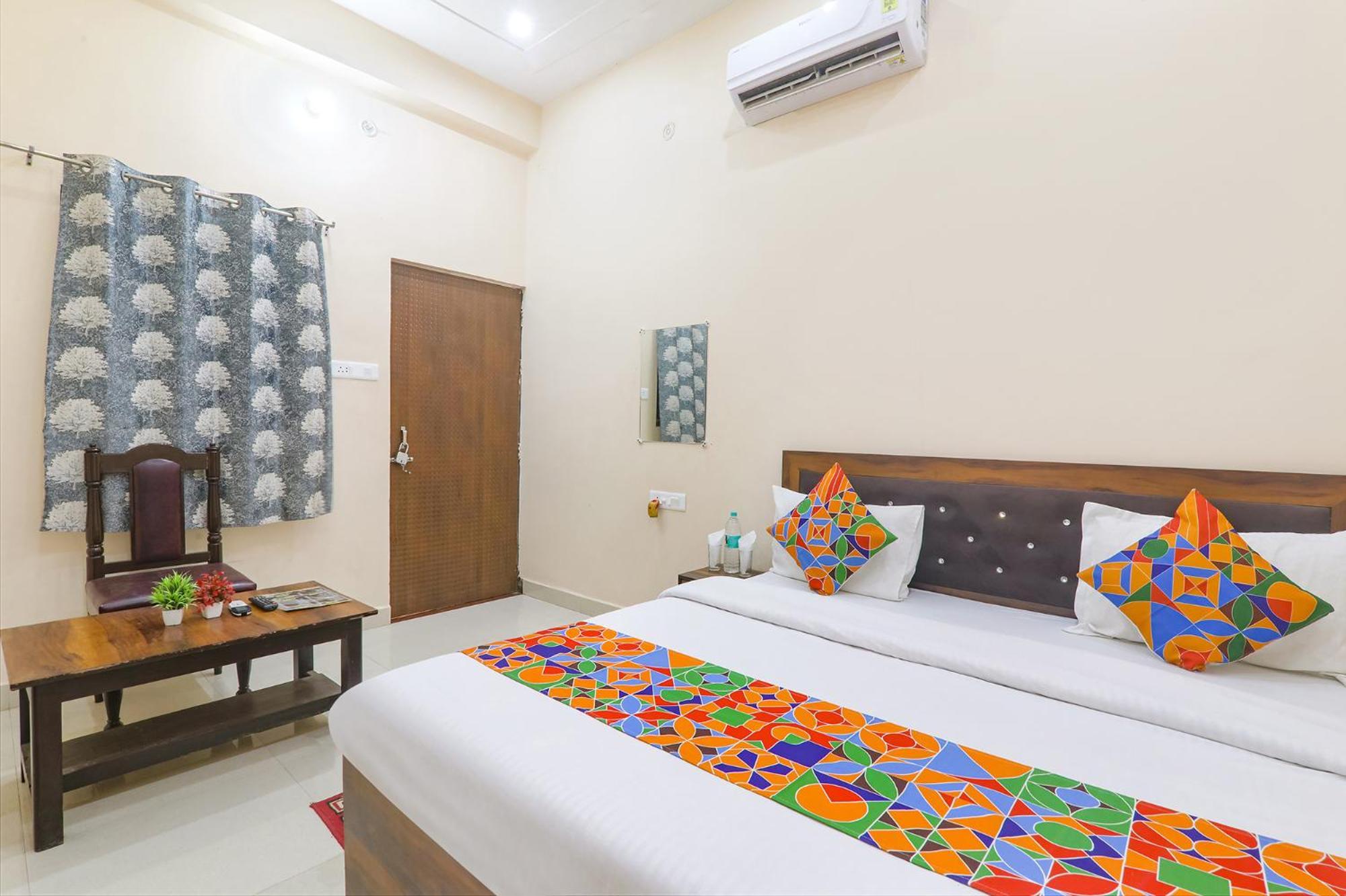 Fabhotel Rk Palace Ayodhya Exterior photo