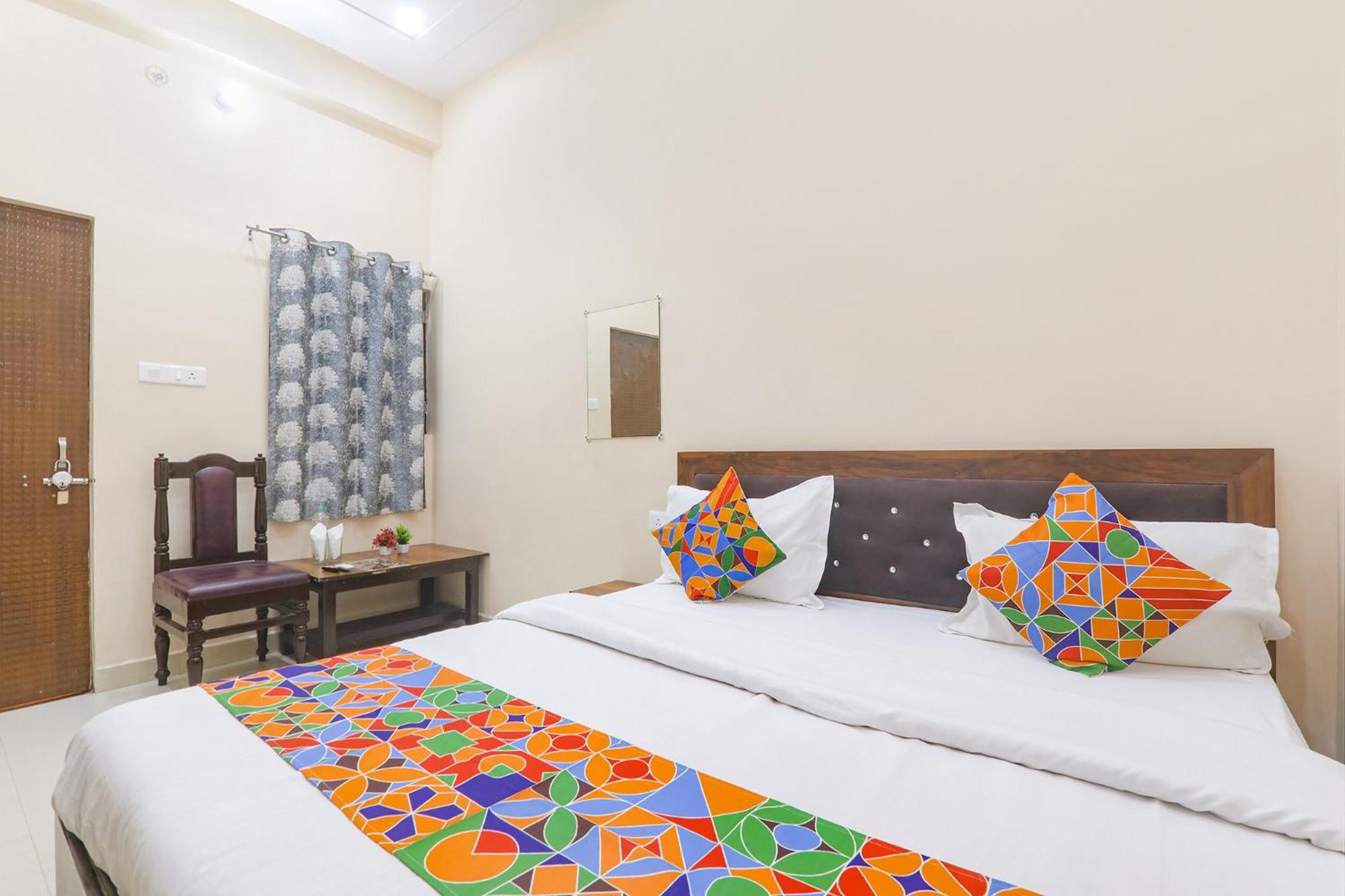Fabhotel Rk Palace Ayodhya Exterior photo