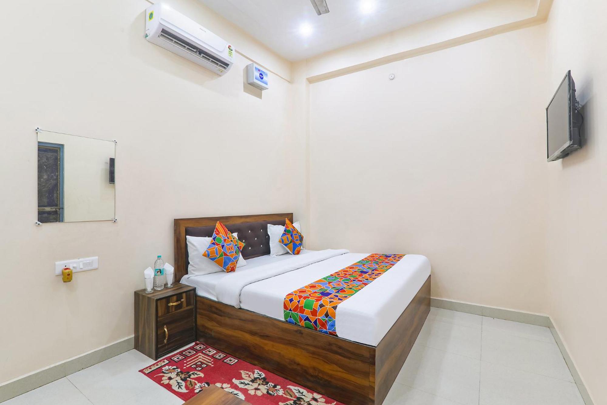 Fabhotel Rk Palace Ayodhya Exterior photo